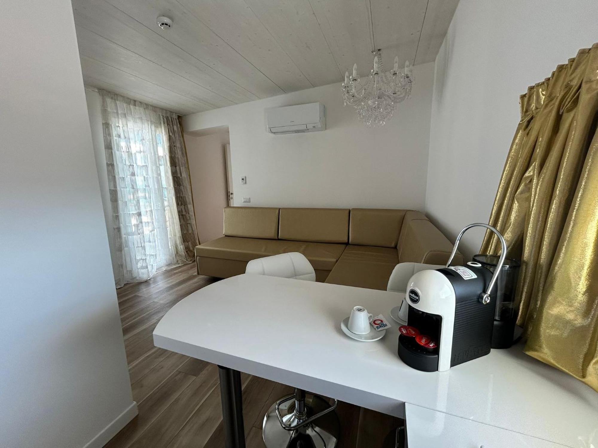 Miami Suite Hotel Белариа-Игеа Марина Екстериор снимка